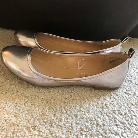 3/$25 Sale Falls Creek Metallic Ballet Flats, 7M - Picture 3 of 6
